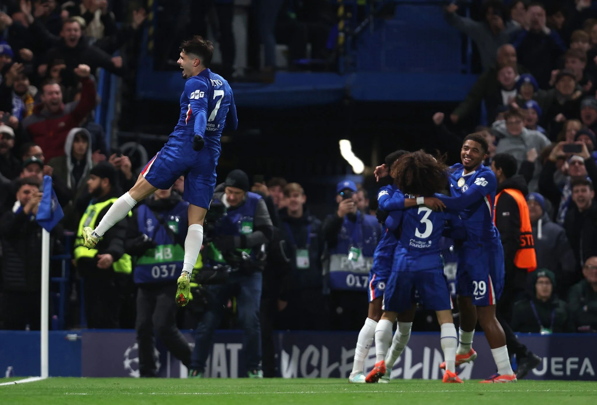 صراع تشيلسي وليرز في نصف نهائي كأس إنجلترا