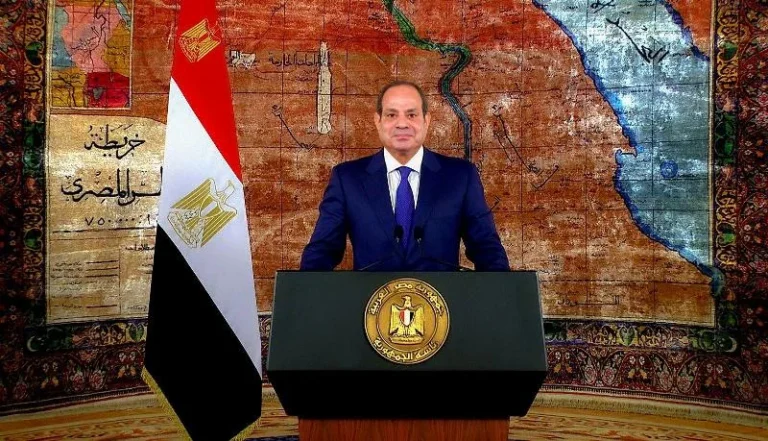 الرئيس السيسي يعبر عن تقديره للرئيس السادات في ذكرى تحرير سيناء