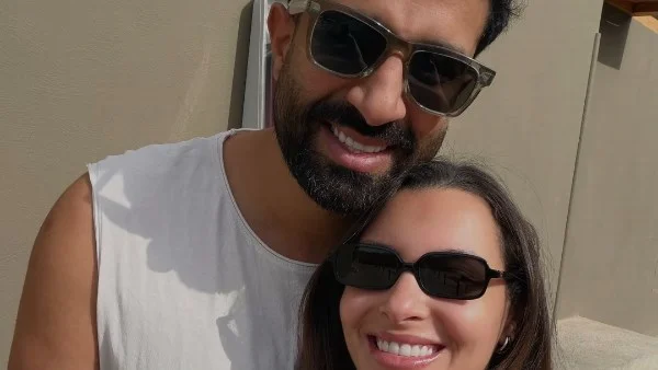 إطلالة رومانسية لكارمن سليمان مع زوجها