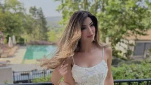 ميرنا جميل تتألق بفستان أبيض على إنستجرام