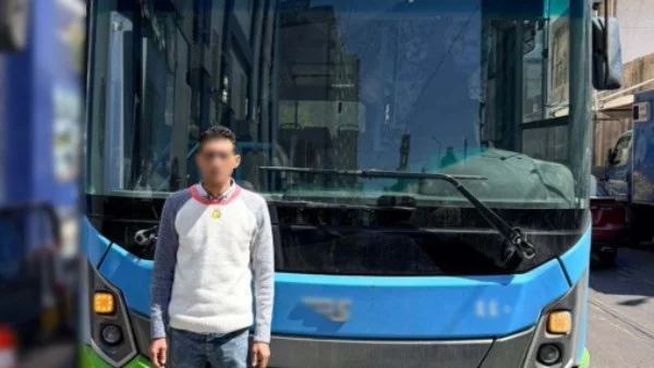 القبض على سائق أتوبيس صدم سيارة بالإسكندرية