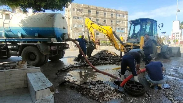 كسر خط مياه رئيسي في كفر الشيخ يتطلب تدخل عاجل