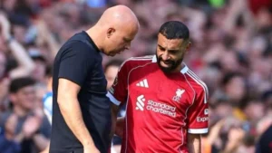 إصابة صلاح تثير القلق: آرني سلوت يتحدث