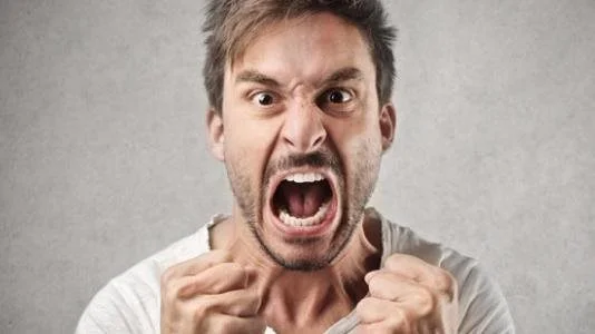 كيفية التحكم في الغضب وفق الشريعة الإسلامية