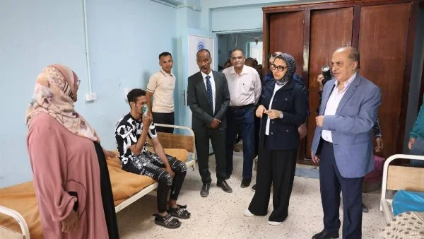 محافظ الوادي الجديد تتابع الخدمات الصحية في مستشفى باريس