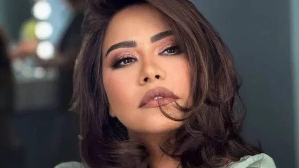 شيرين عبد الوهاب تقدم أغانيها ورسالة إنسانية في الحكاية