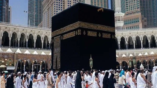 حكم ذهاب المرأة للحج في فترة العدة