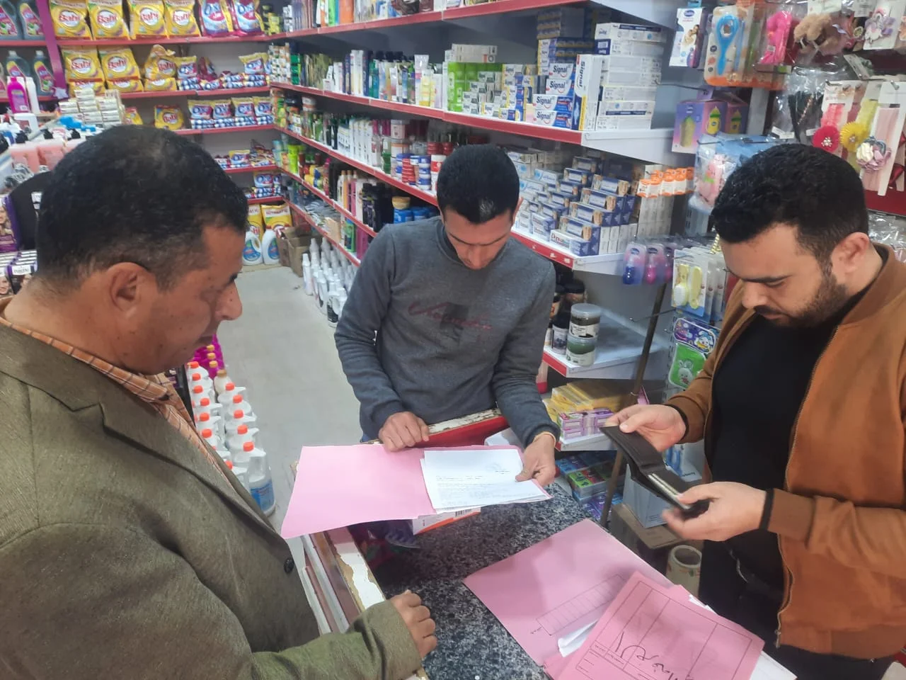 42 محضرًا و106 آلاف جنيه غرامات في حملة تفتيش بالإسكندرية