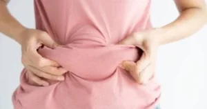 ارتباط دهون البطن بالهرمونات وعلاجاتها للنساء