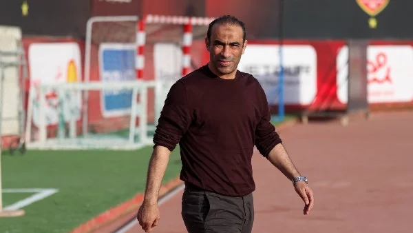 الأهلي يؤجل قرارات تجديد عقود اللاعبين لحين انتهاء الموسم