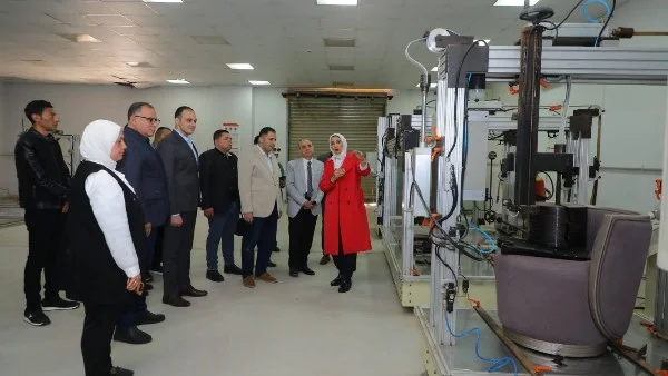 جولة محافظ دمياط في مدينة الأثاث