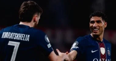 كفاراتسخيليا يسجل هدفاً رائعاً في مواجهة PSG وليفربول