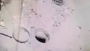 سقوط طفل في بلاعة مفتوحة ويثير الغضب في طما