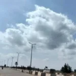 الطقس اليوم: انخفاض درجات الحرارة وأتربة ورياح