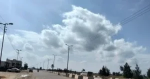 الطقس اليوم: انخفاض درجات الحرارة وأتربة ورياح