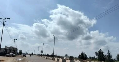 الطقس اليوم: انخفاض درجات الحرارة وأتربة ورياح