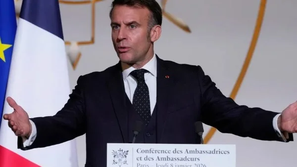 الإفراج عن فرنسيين محتجزين في إيران بعد 3 سنوات ونصف