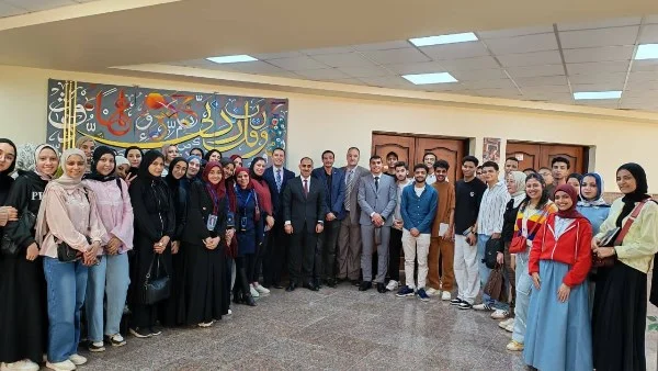 ندوة حول مهارات التفاوض والمناظرات بكلية السياسة والاقتصاد