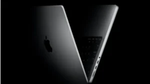 جهاز MacBook Ultra يدعم شاشات OLED واللمس