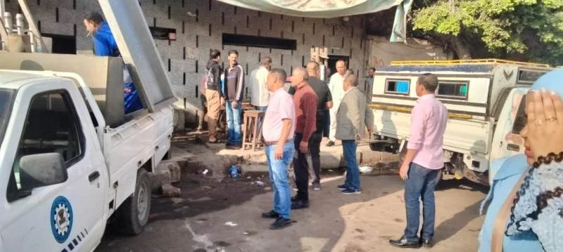 حملة لرفع إشغالات الموقف في ميت غمر بالدقهلية