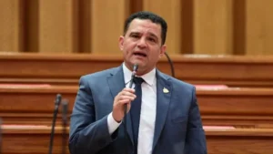 مقترح برلماني لتوسيع صرف أدوية التأمين الصحي بالقرى