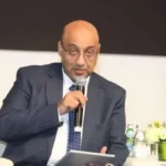 تدريس البرمجة وتسليم التابلت لطلاب التعليم الفني