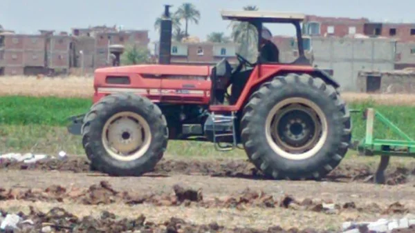 محافظ سوهاج يشدد الرقابة على الأراضي الزراعية