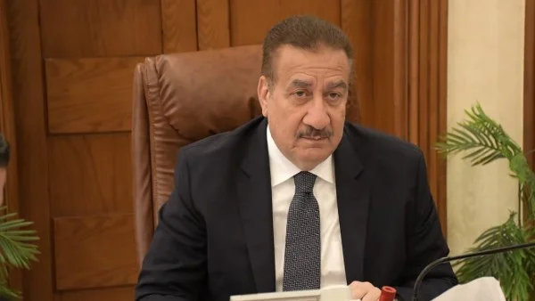 محافظ بورسعيد يدعو لإنهاء المشروعات الجاري تنفيذها