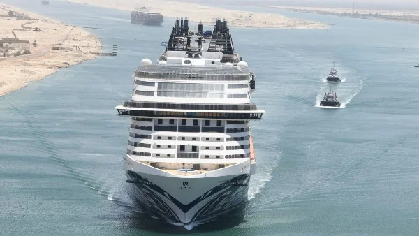 عبور سفينة "MSC EURIBIA" العملاقة في قناة السويس