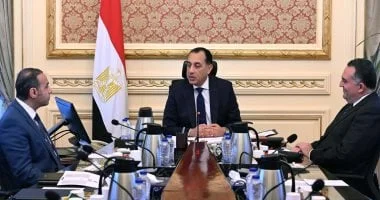 مدبولي يدعو لتسريع تنظيم سوق المال المصري