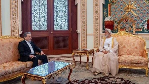 تفاصيل زيارة عراقجي لسلطان عمان هيثم بن طارق