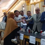 استجابة محافظ الأقصر لطلب طفل من حفظة القرآن