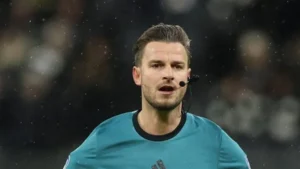 من هو الحكم الألماني دانيال شلاجر وأهم محطاته التحكيمية؟