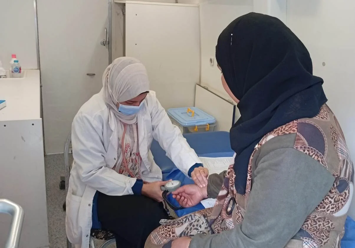 قافلة طبية تكشف على 1369 مريضًا في أبو المطامير