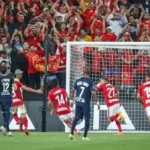 الزمالك يتصدر الدوري المصري قبل قمة الأهلي وبيراميدز