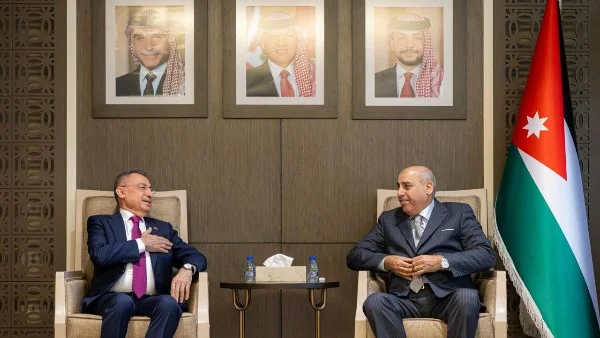 الأردن وتركيا يُؤكدان دعم القدس ورفض تغيير وضعها القانوني