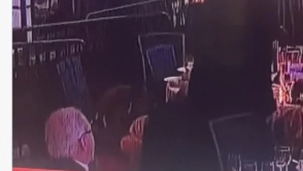 رجل يتناول طعامه بهدوء وسط فوضى إطلاق النار قرب ترامب