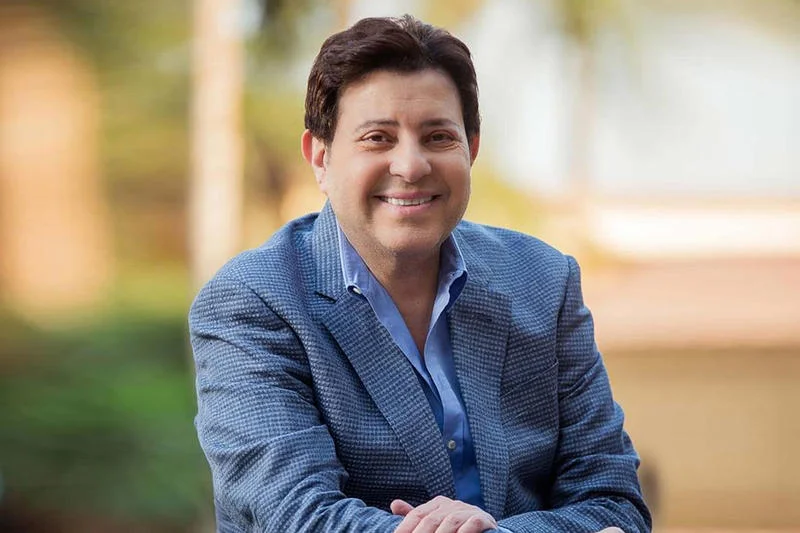 نادية مصطفى تنفي شائعة وفاة هاني شاكر