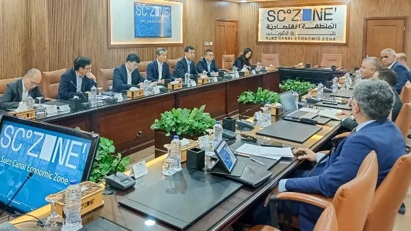 جولة سفير الصين في موانئ قناة السويس لتعزيز التعاون