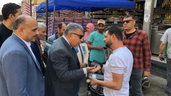 محافظ الدقهلية يزور المعارض الدائمة لمتابعة الأسعار