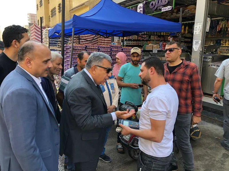 محافظ الدقهلية يتابع معارض السلع والأسعار