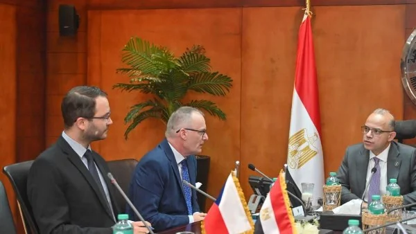 مصر والتشيك تعززان التعاون الاقتصادي لجذب الاستثمارات