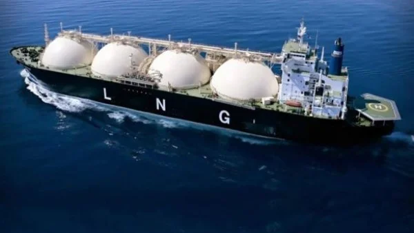 مرور ناقلة غاز عبر مضيق هرمز لأول مرة منذ التصعيد مع إيران