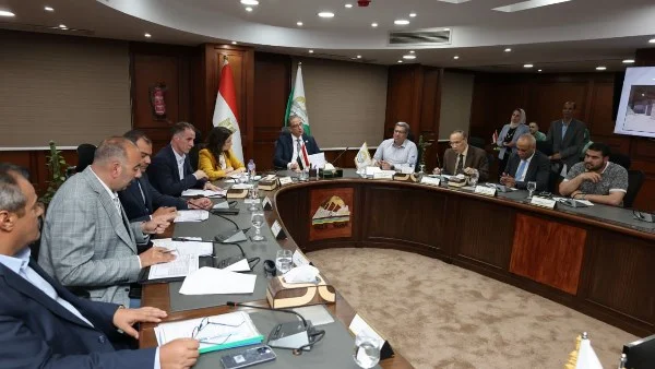 لقاء محافظ الجيزة الأسبوعي لبحث شكاوى المواطنين