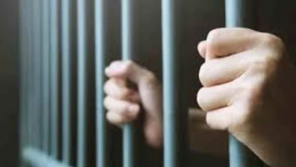 حبس عامل بعد بتر كف سائق بسبب خلافات أسرية