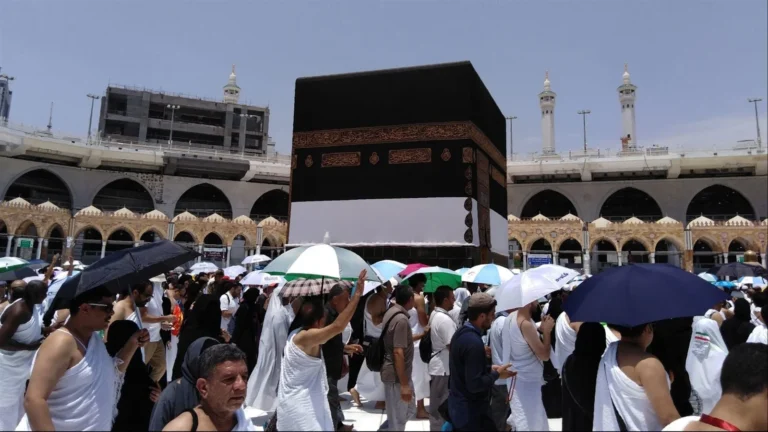 حكم طواف الإفاضة للحائض وفق دار الإفتاء