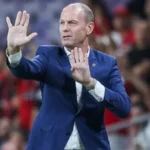 الأهلي يتمسك بتوروب مؤقتًا قبل قمة الزمالك