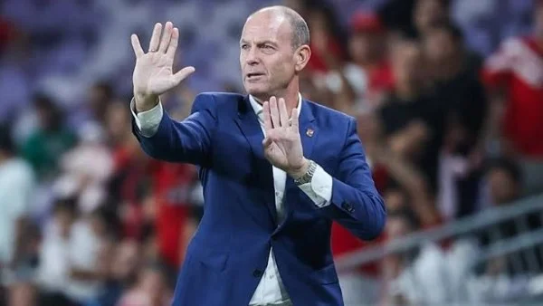 الأهلي يتمسك بتوروب مؤقتًا قبل قمة الزمالك