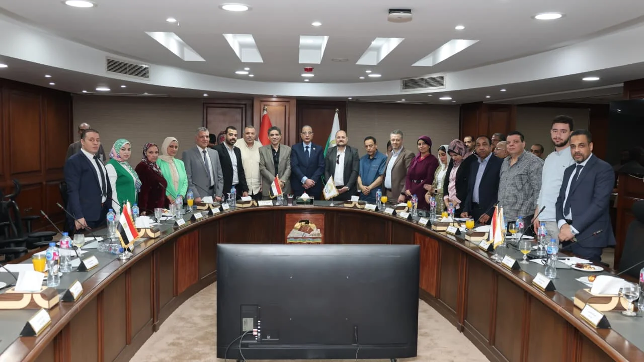 تطوير مستشفى بولاق الدكرور وأم المصريين في الجيزة