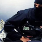 شاب يدعي السرقة لإخفاء استيلائه على أموال عمله